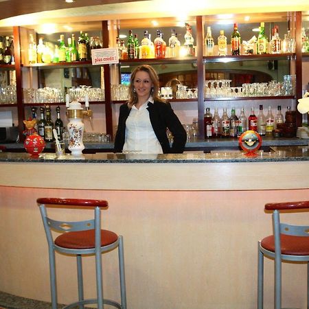 Hotel Restaurant Des Deux Vallees Entraygues-sur-Truyère Exteriör bild