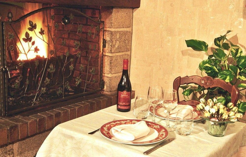 Hotel Restaurant Des Deux Vallees Entraygues-sur-Truyère Exteriör bild