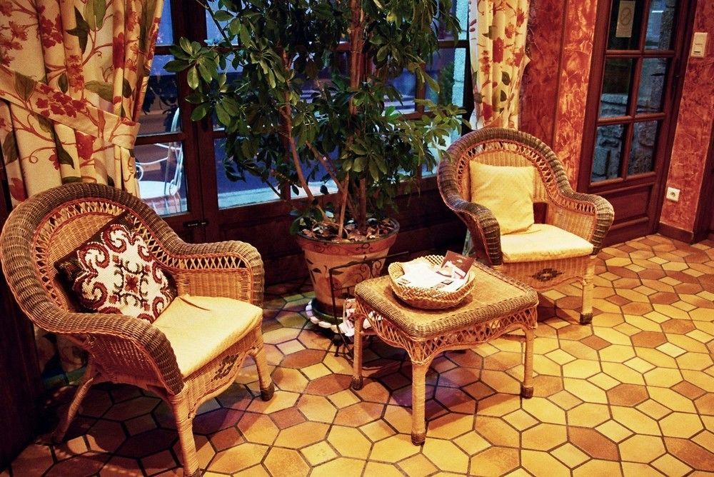 Hotel Restaurant Des Deux Vallees Entraygues-sur-Truyère Exteriör bild