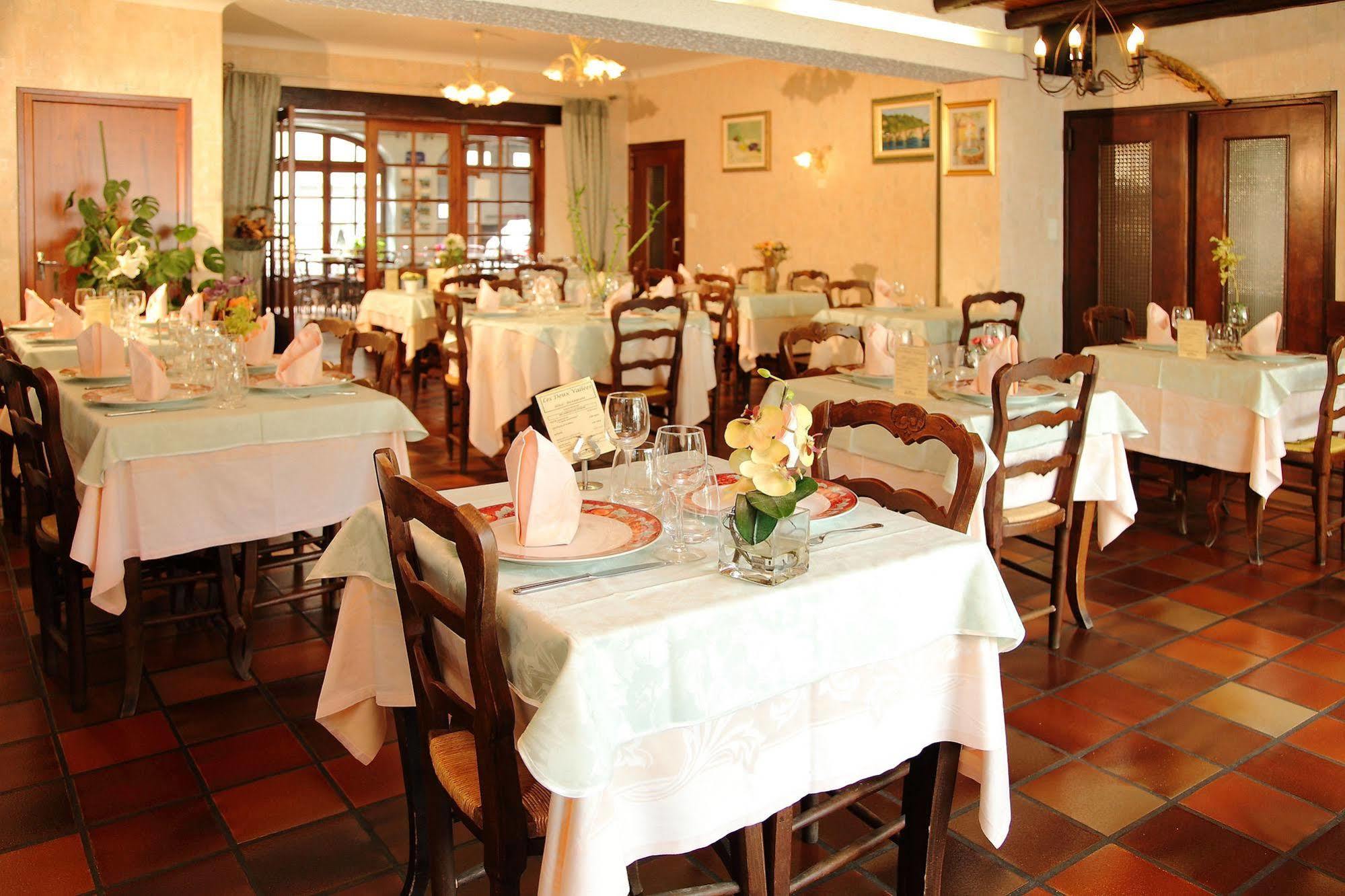 Hotel Restaurant Des Deux Vallees Entraygues-sur-Truyère Exteriör bild