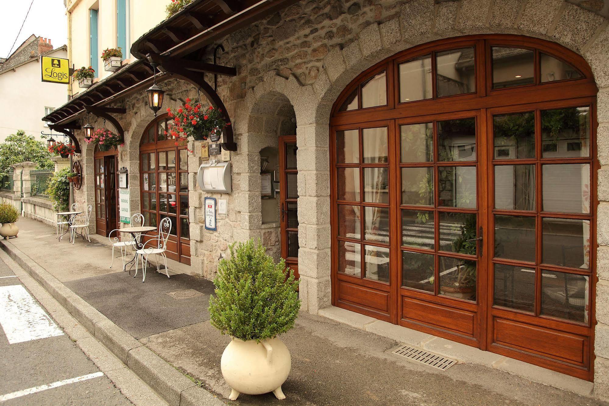 Hotel Restaurant Des Deux Vallees Entraygues-sur-Truyère Exteriör bild